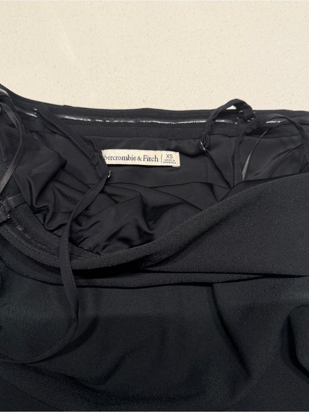 Abercrombie Strapless Ruched Top - Picture 5 of 9